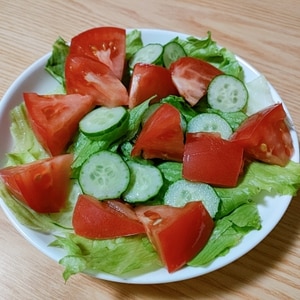 冷蔵庫にあるお野菜で一口サラダ